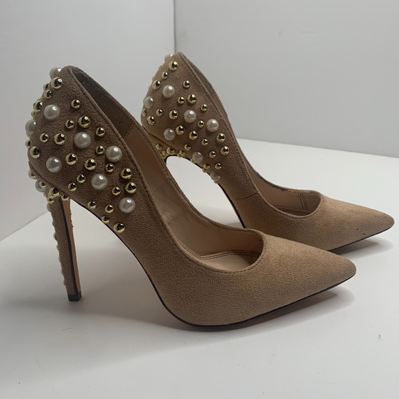 heels with pearl detail